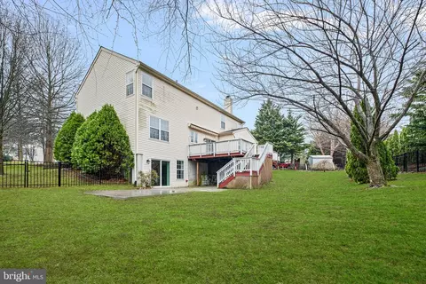 Exterior - 6 Killens Pond Ct, Newark, DE 19711 photo 5 of 7