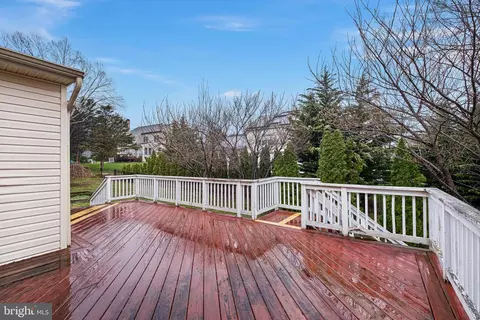 Exterior - 6 Killens Pond Ct, Newark, DE 19711 photo 4 of 7