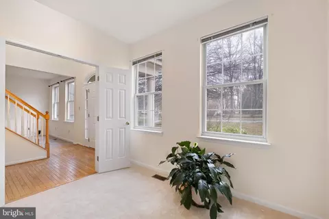 Entry Way - 6 Killens Pond Ct, Newark, DE 19711 photo 2 of 4
