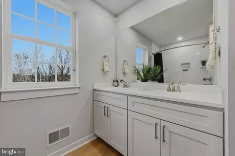 Entry Way - 6 Sheldon Dr, Newark, DE 19711 photo 10 of 12