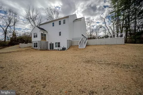 Exterior - 6 Sheldon Dr, Newark, DE 19711 photo 4 of 10