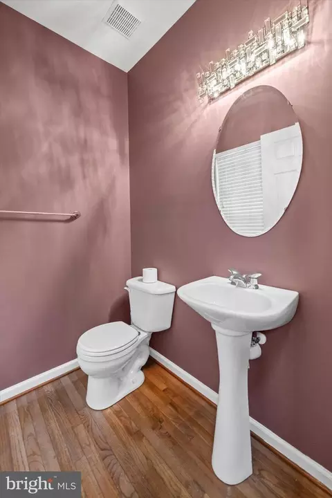 Bath - 125 Tweedsmere Dr, Townsend, DE 19734 photo 1 of 4