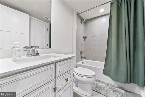 Bath - 178 Torrey Dr, Newark, DE 19702 photo 1 of 1