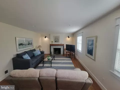Living - 222 N Star Rd, Newark, DE 19711 photo 1 of 3