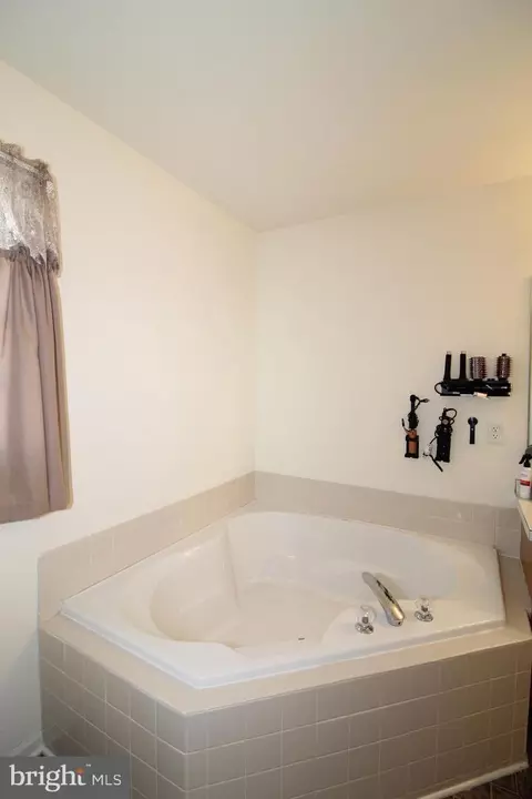 Bath - 48 Marble House Dr, Bear, DE 19701 photo 3 of 4