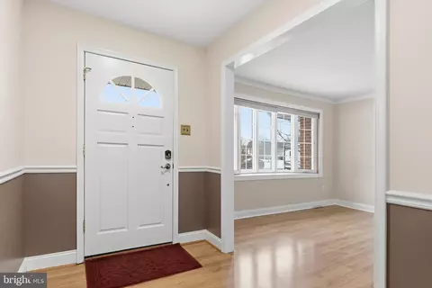 Entry Way - 5 Vellan Dr, Bear, DE 19701 photo 2 of 2
