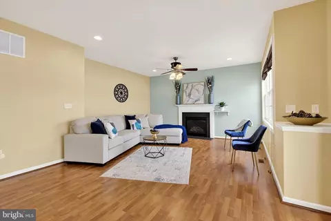 Living - 114 Rosemary Ct, Bear, DE 19701 photo 1 of 6