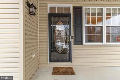 Entry Way - 114 Rosemary Ct, Bear, DE 19701 photo 1 of 9
