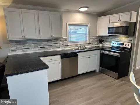 905 Laura Lee Cir #201, Bear, DE 19701 photo 4