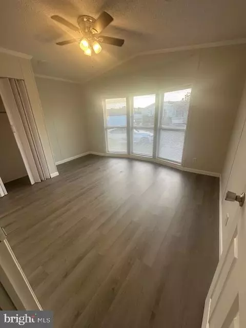 905 Laura Lee Cir #201, Bear, DE 19701 photo 8