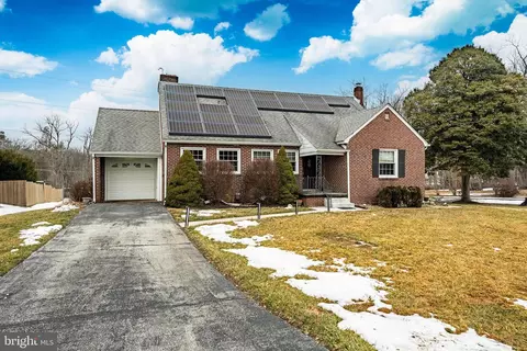 210 Glen Berne Dr, Wilmington, DE 19804