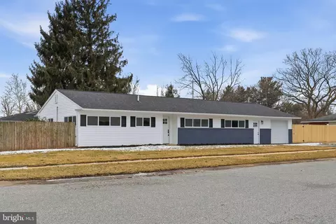 26 Kensington Ln, Newark, DE 19713