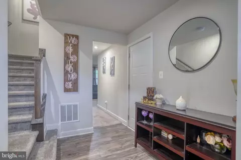 Entry Way - 1944 Spearfish Ct, Newark, DE 19702 photo 1 of 14