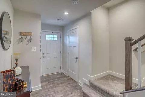 Entry Way - 1944 Spearfish Ct, Newark, DE 19702 photo 3 of 14