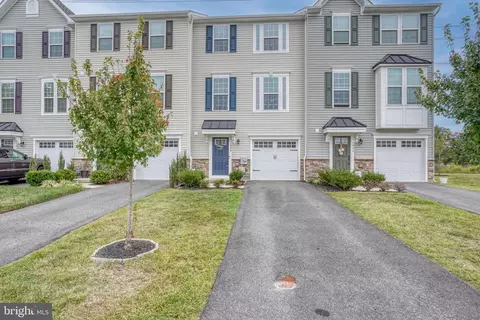 1944 Spearfish Ct, Newark, DE 19702