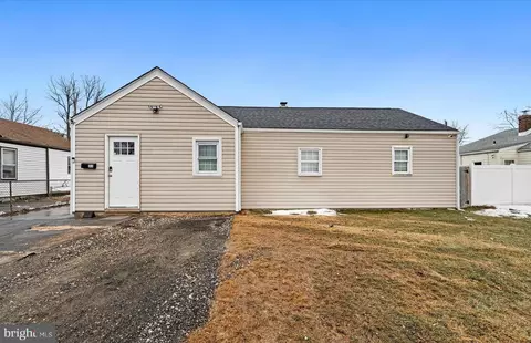 31 Lea Rd, New Castle, DE 19720