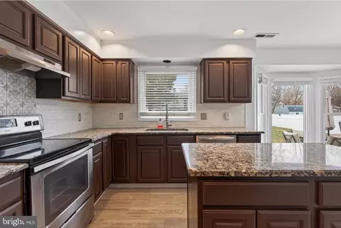 Kitchen - 235 Cheyenne Dr, Bear, DE 19701 photo 3 of 5