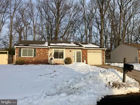 3 Lute Ct, Newark, DE 19713