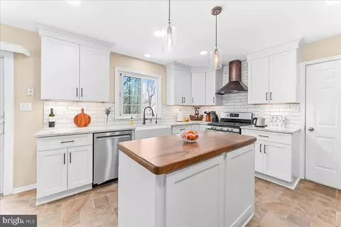 Kitchen - 411 Preakness Run, Newark, DE 19702 photo 1 of 5
