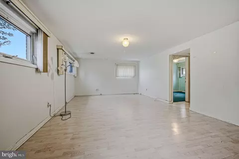 Living - 14 Ruby Dr, Claymont, DE 19703 photo 7 of 8