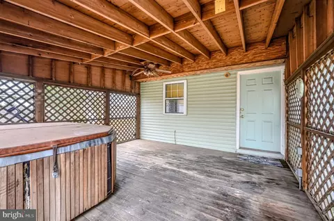 Exterior - 14 Ruby Dr, Claymont, DE 19703 photo 3 of 4