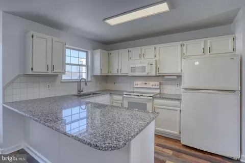 Kitchen - 8 Lochview Dr, Bear, DE 19701 photo 1 of 3