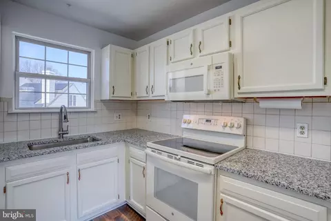 Kitchen - 8 Lochview Dr, Bear, DE 19701 photo 3 of 3