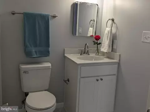 Bath - 3 Warren Pl, Newark, DE 19702 photo 1 of 1