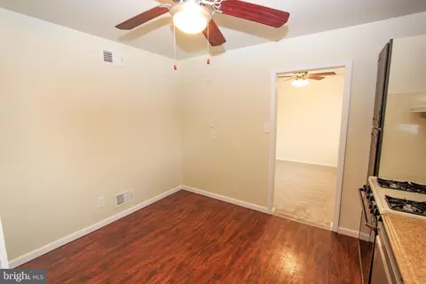 Entry Way - 132 Worral Dr, Newark, DE 19711 photo 3 of 6