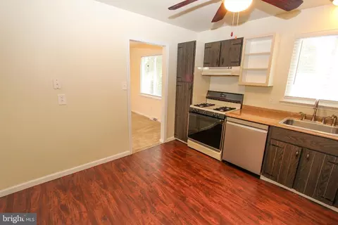 Kitchen - 132 Worral Dr, Newark, DE 19711 photo 3 of 6