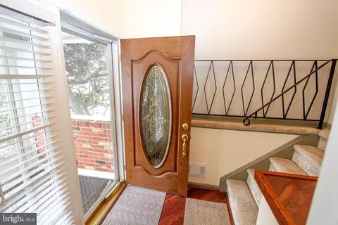 Entry Way - 132 Worral Dr, Newark, DE 19711 photo 2 of 6