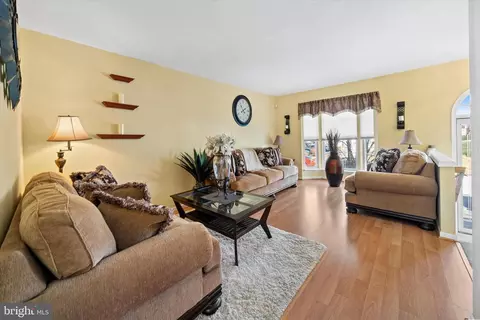 Living - 44 Denny Cir, Newark, DE 19702 photo 1 of 1
