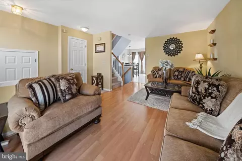 Entry Way - 44 Denny Cir, Newark, DE 19702 photo 2 of 4
