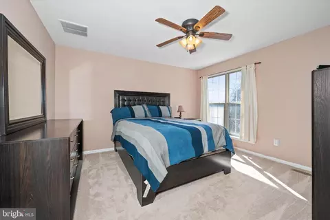 Bedroom - 44 Denny Cir, Newark, DE 19702 photo 1 of 4