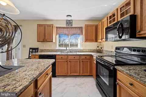 Kitchen - 44 Denny Cir, Newark, DE 19702 photo 4 of 4