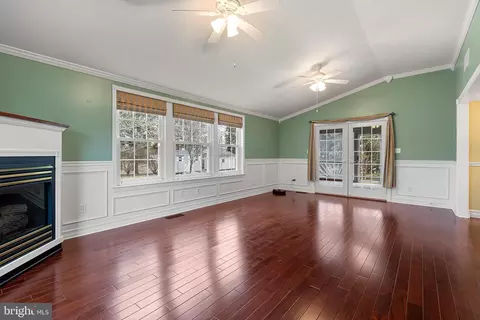 Living - 465 Granger Dr, Bear, DE 19701 photo 3 of 3