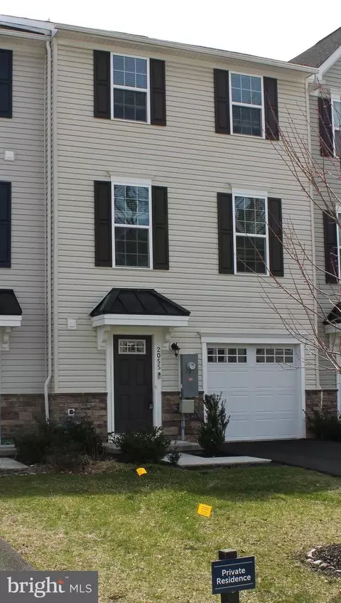 2055 Rivers Dr, Newark, DE 19702