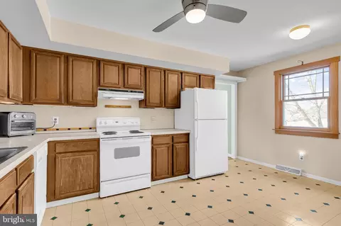 Kitchen - 38 Stardust Dr, Newark, DE 19702 photo 1 of 3