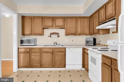 Kitchen - 38 Stardust Dr, Newark, DE 19702 photo 3 of 3