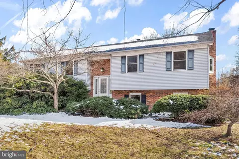 Exterior - 38 Stardust Dr, Newark, DE 19702 photo 2 of 3