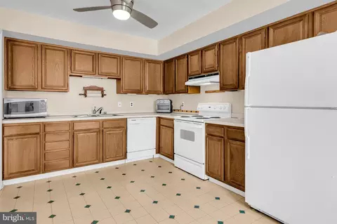 Kitchen - 38 Stardust Dr, Newark, DE 19702 photo 2 of 3