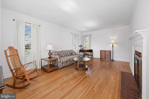 Living - 126 Manns Ave, Newark, DE 19711 photo 1 of 5