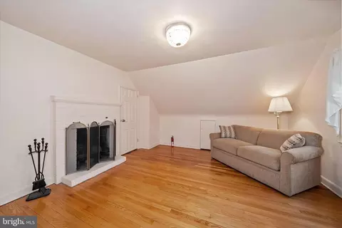 Living - 126 Manns Ave, Newark, DE 19711 photo 5 of 5