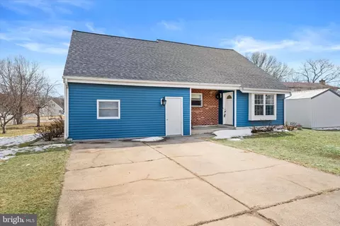 1 Pebble Pl, Newark, DE 19702