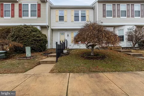 7 Galloway Ct E, Newark, DE 19711