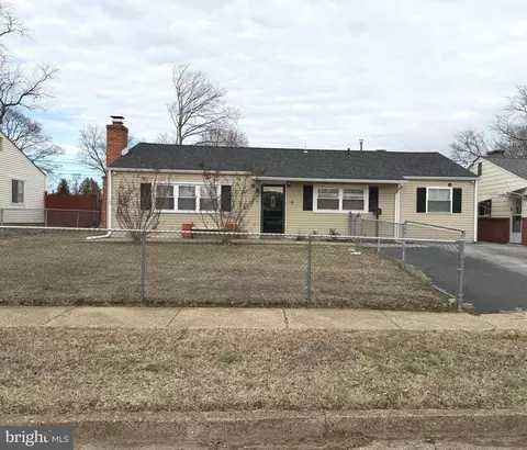9 Wardor Ave, New Castle, DE 19720