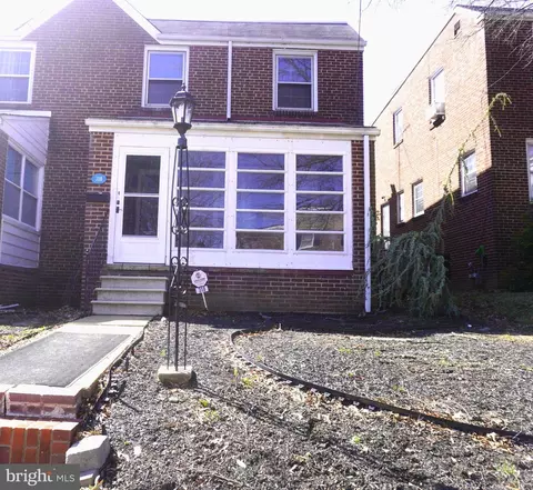 318 W 39th St, Wilmington, DE 19802
