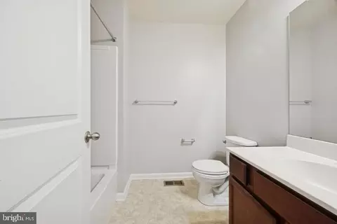 Entry Way - 640 Jacobsen Cir, Newark, DE 19702 photo 2 of 5