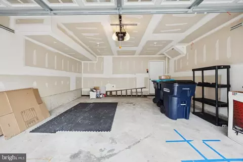 Entry Way - 640 Jacobsen Cir, Newark, DE 19702 photo 5 of 5