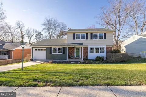 2815 Fawkes Dr, Wilmington, DE 19808